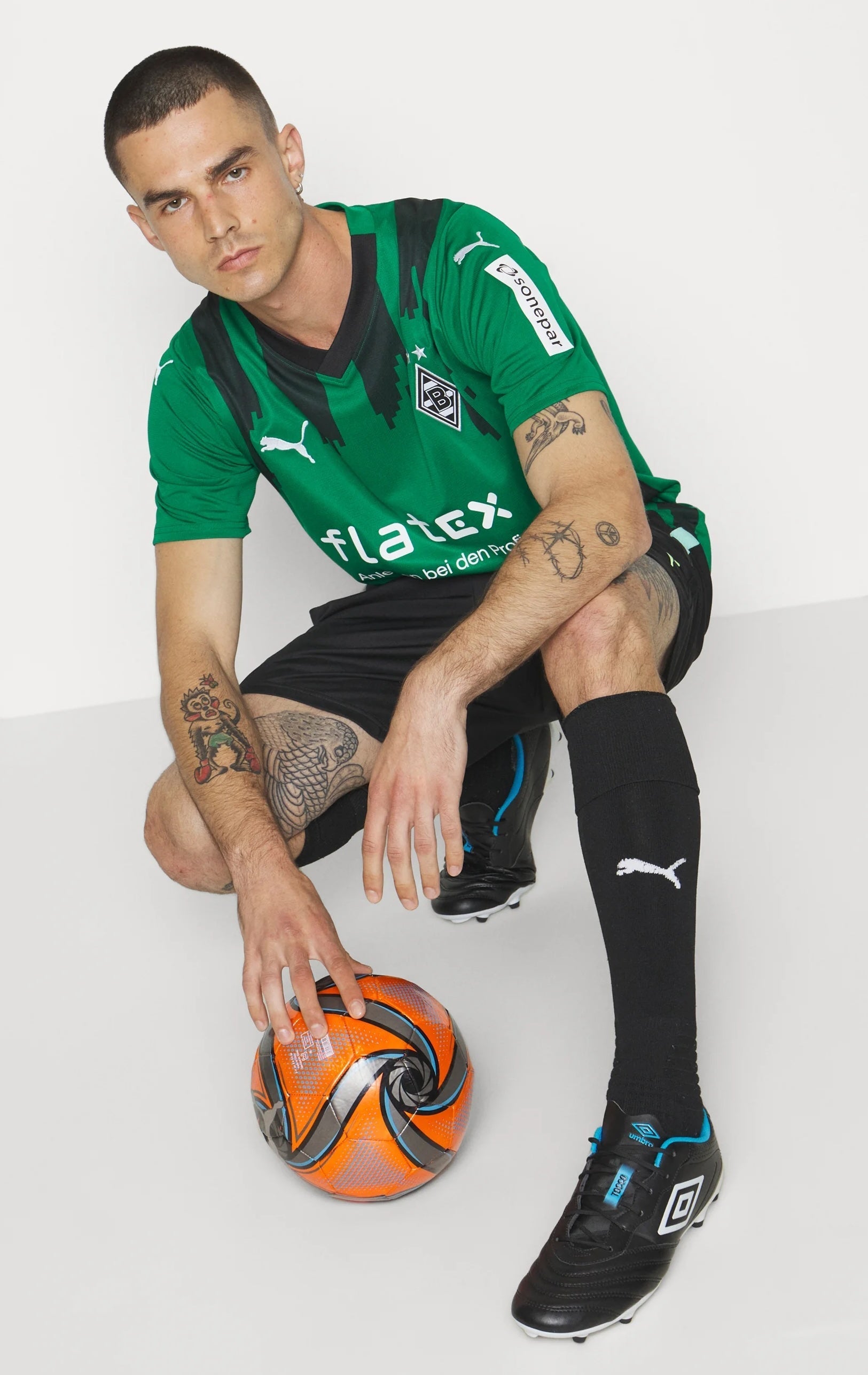 AC Milan 2023/24 Men's Pre-Match Woven Anthem Jacket 77223304