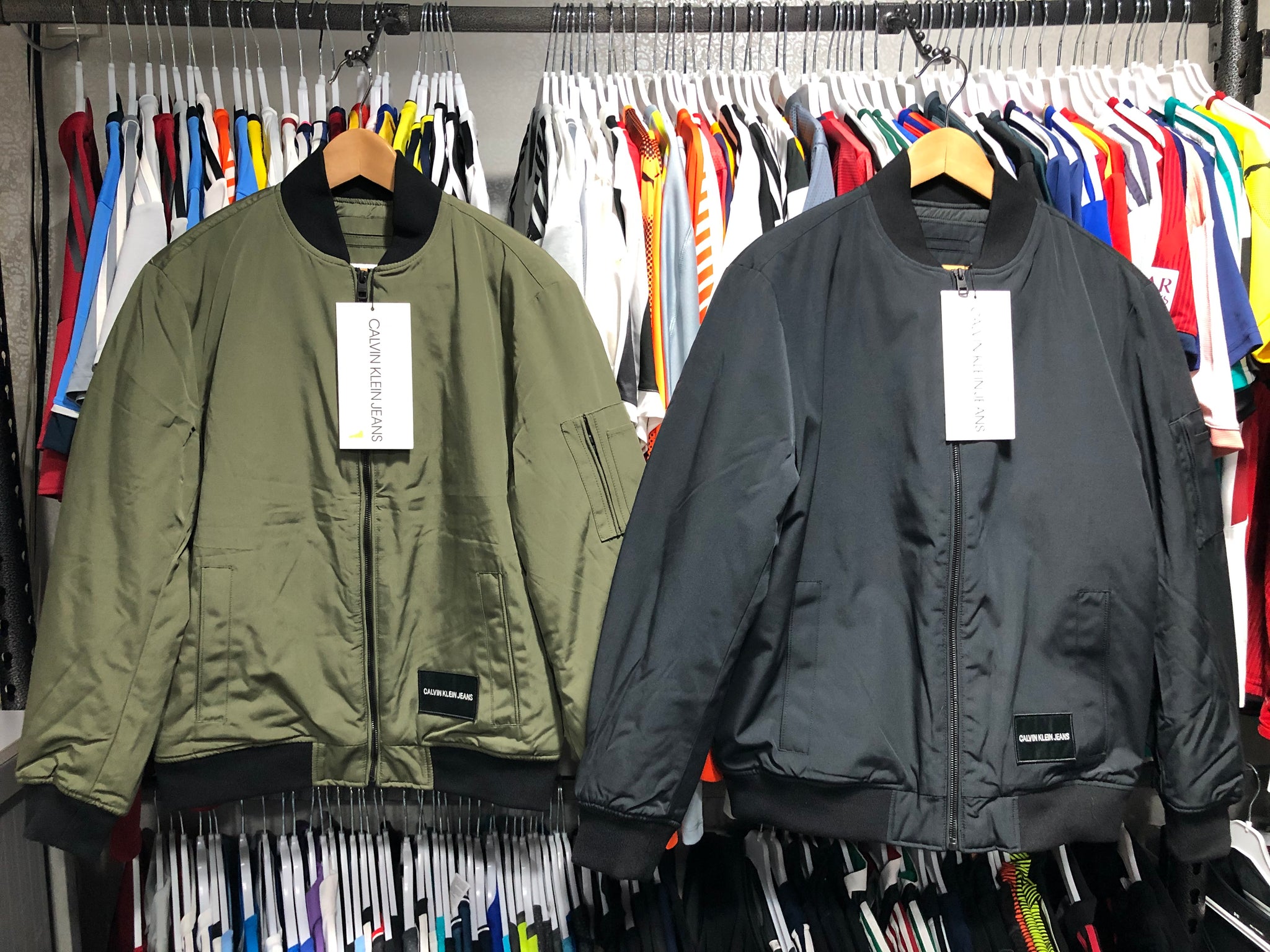 Calvin Klein Jeans bomber J309749-099 Black – Sports Mann Outlet jacket